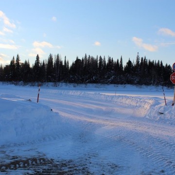 Ледовая переправа на реке Северная Сосьва. Автор Л. Теткина
